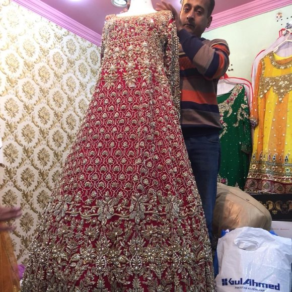 Pakistani/Indian/Desi DESIGNER BRIDAL WEDDING LENGHA DRESS - Picture 1 of 4